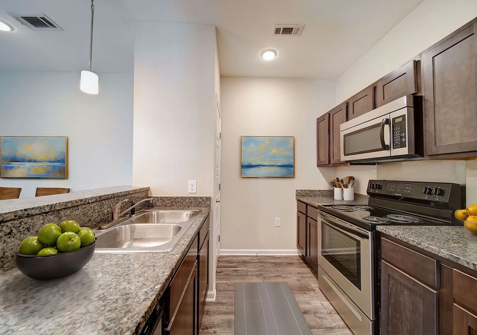 Hyde Glen Apartments — Photo 4