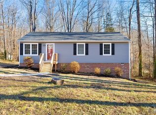 5037 Glen Tara Dr, Midlothian, VA 23112