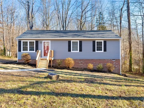 5037 Glen Tara Dr, Midlothian, VA 23112