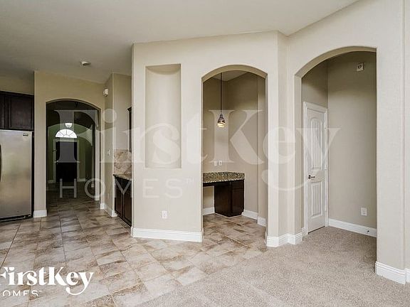 2nd image of 3813 Shadewell St