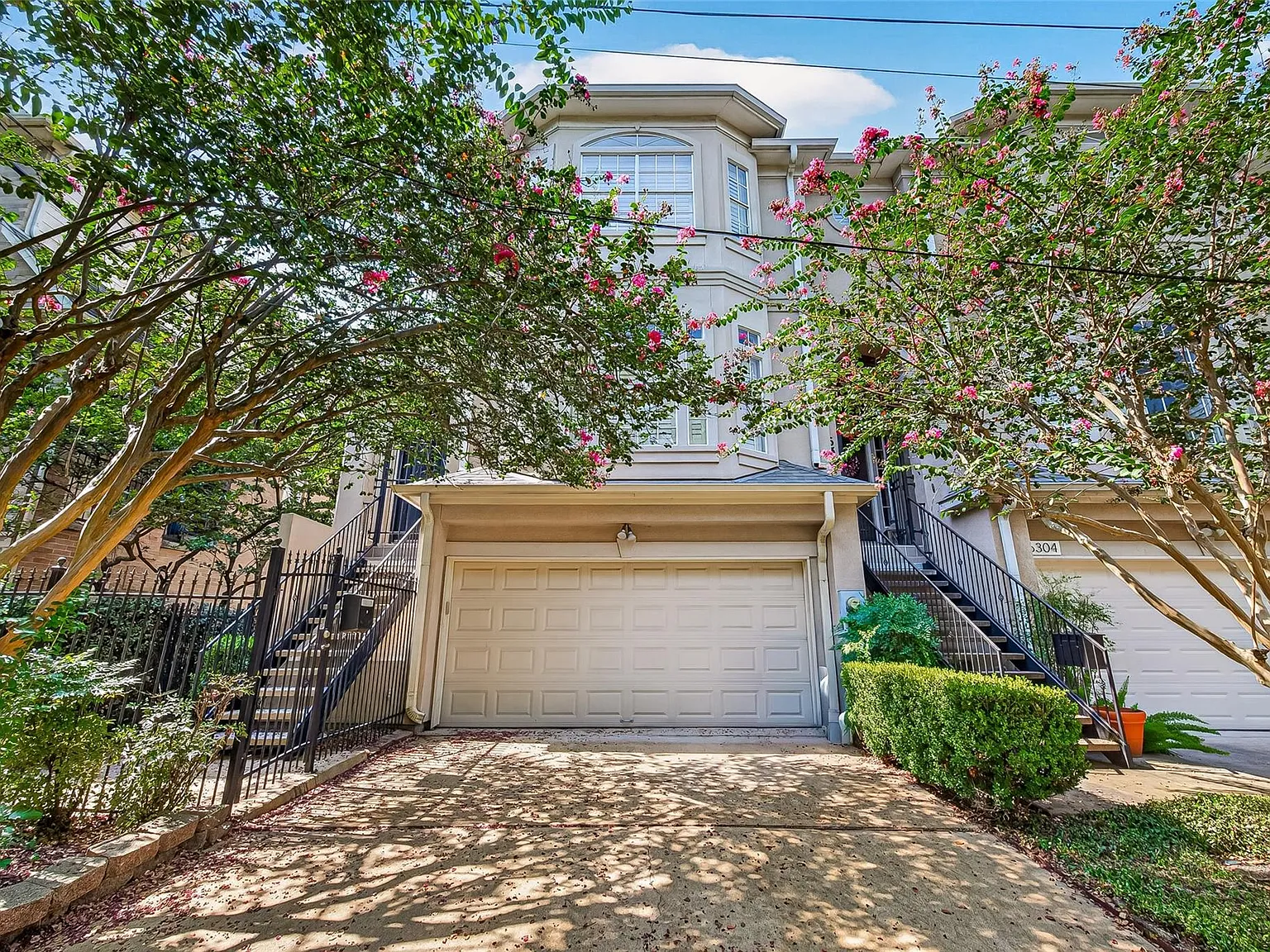 2 bed, 2.5 bath, 2103 sqft, $2,895 — Photo 3