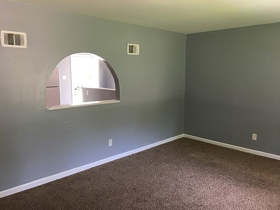 5th image of 1425 Farmview Ave