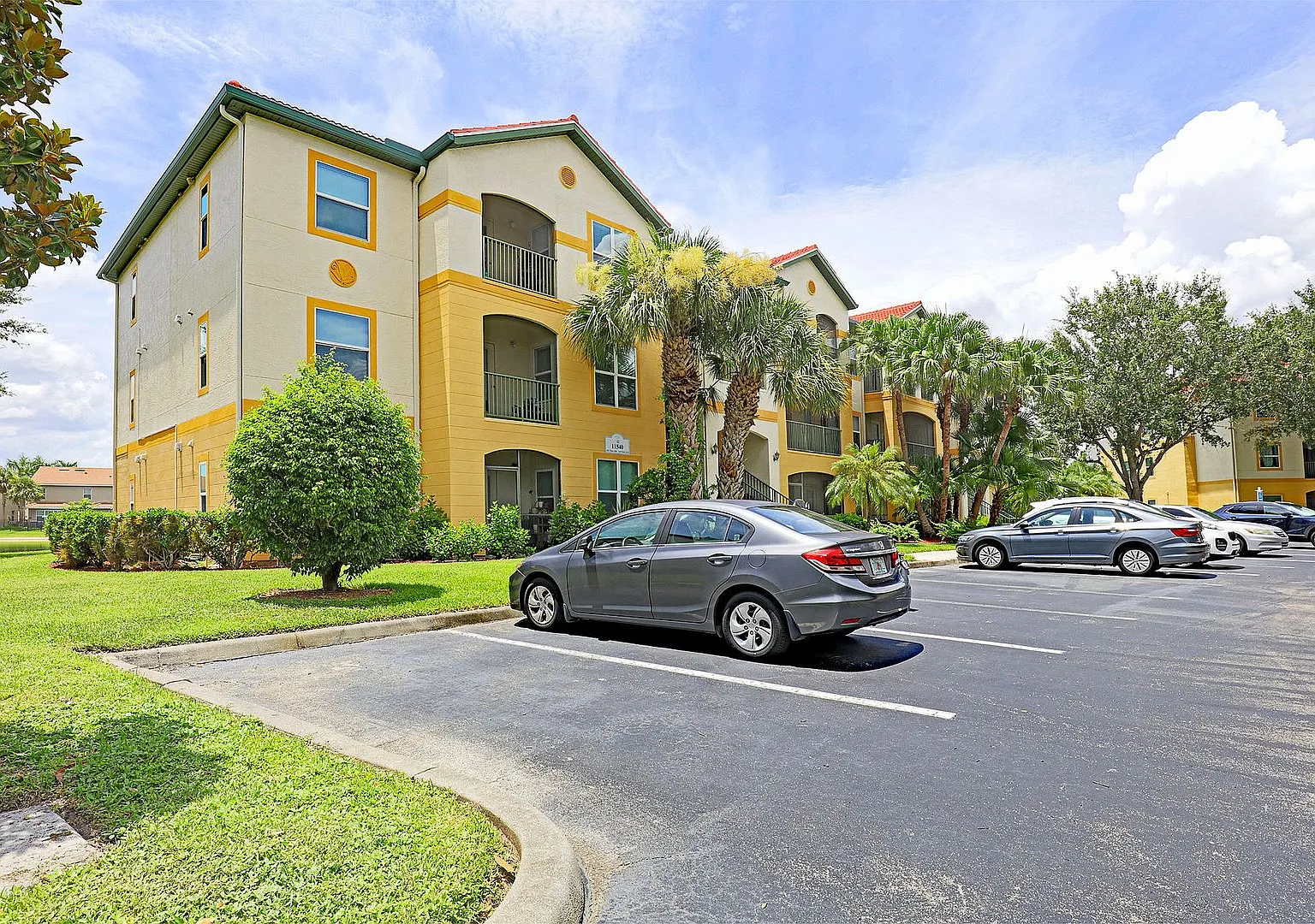 Royal Greens at Gateway 11540 Villa Grand 1207 — Photo 1