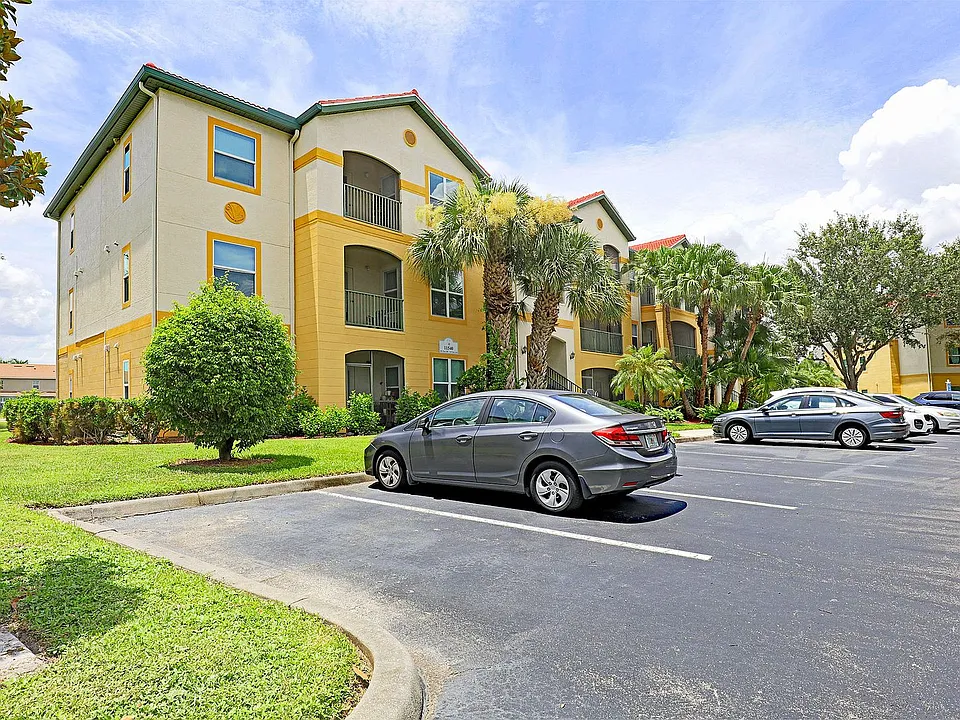 11540 Villa Grand #1207