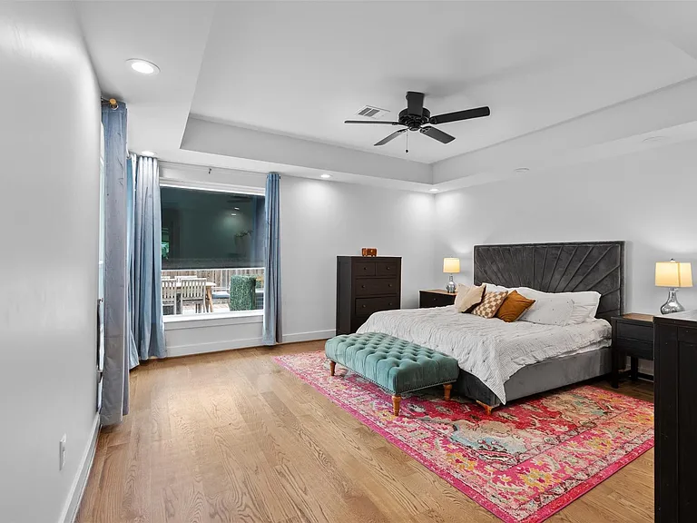 4503 McKinney St — Photo 16