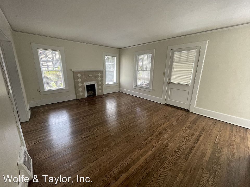 1st image of 604 S Waccamaw Ave