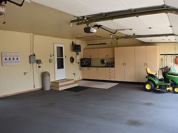 3 car garage