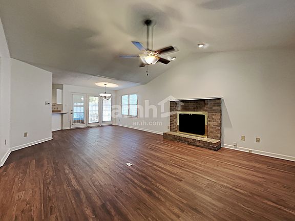 3rd image of 3705 Stoneridge Dr