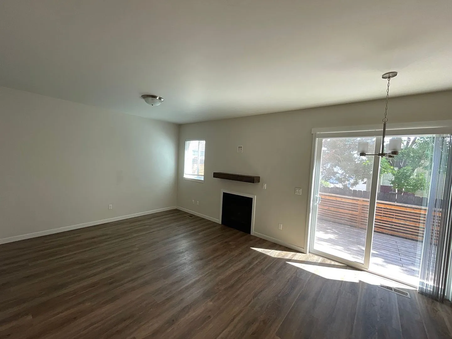 3 Bedroom / 2.5 Bathroom Townhome in Bend Oregon — Photo 2