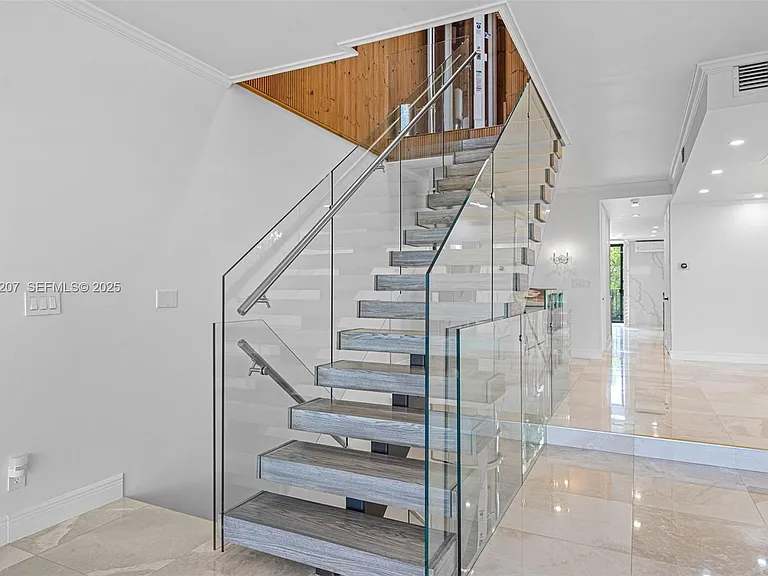 6124 Paradise Point Dr — Photo 31