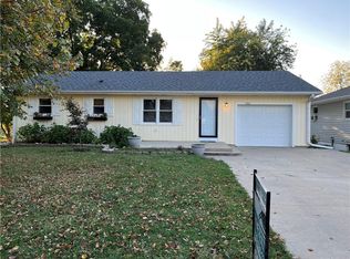1212 Walnut St, Higginsville, MO 64037