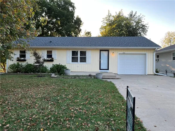 1212 Walnut St, Higginsville, MO 64037
