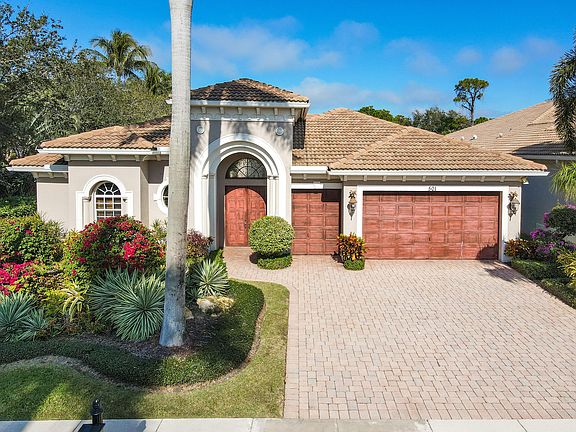 2nd image of 501 Les Jardin Dr