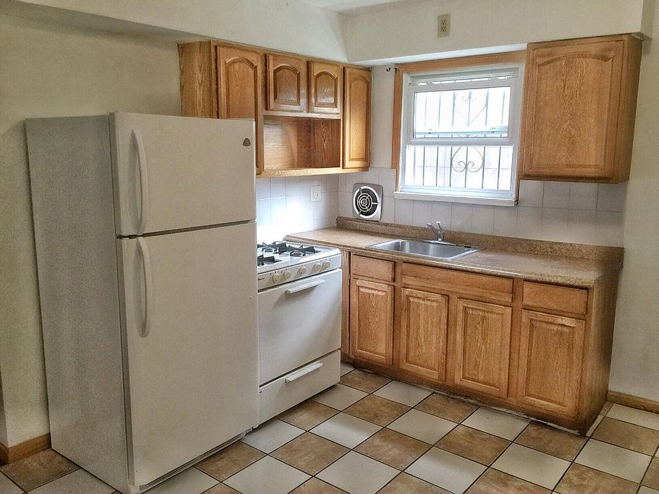2nd image of 3224 Healy Ave #1