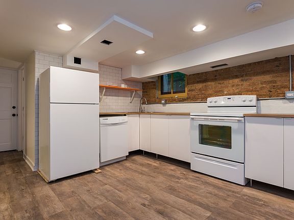 4th image of 3010 N California Ave #G