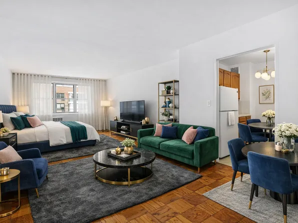 43-44 Kissena Boulevard image 1 of 3