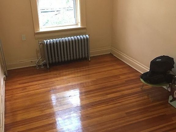 5th image of 2524 18th St APT 2F