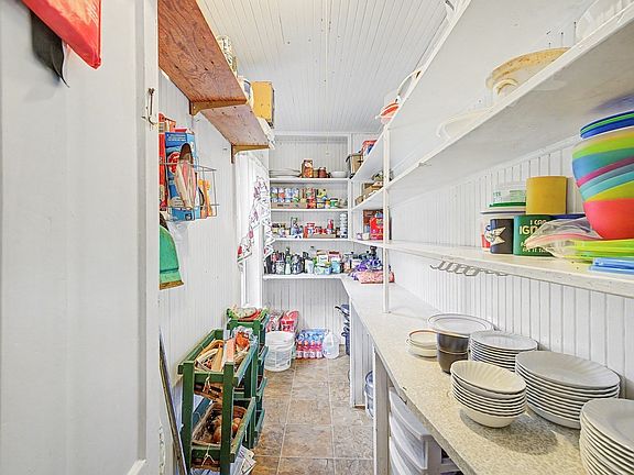 4th image of 21 Williams St