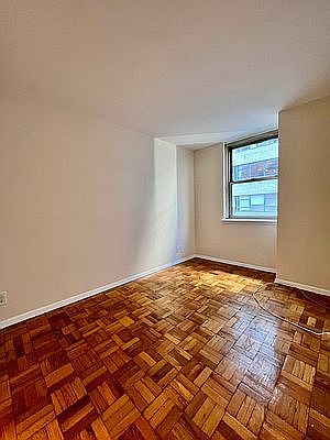 4th image of 200 E 58th St APT 8C