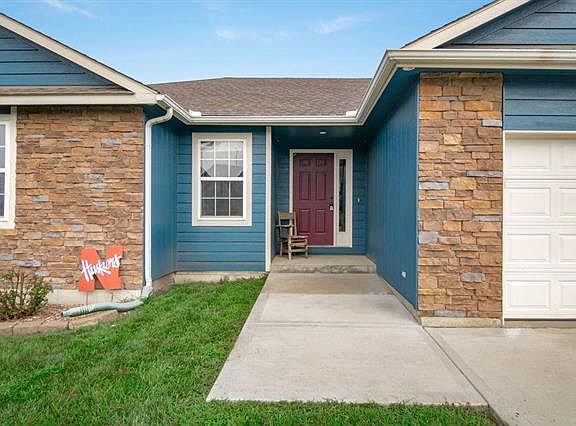 4th image of 906 N Chestnut Dr
