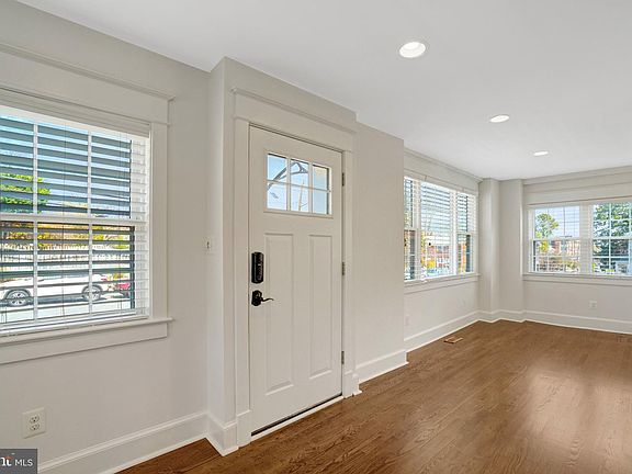 4th image of 2612 N Pershing Dr
