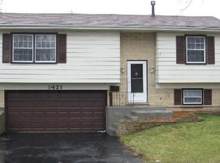 1421 Laurie Ln, Hanover Park, IL 60133