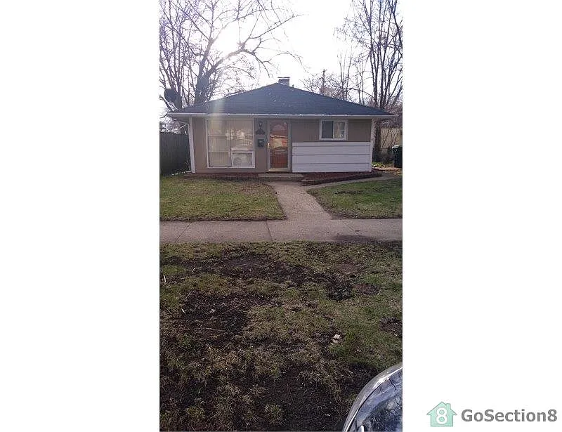 14736 Dobson Ave photo 1