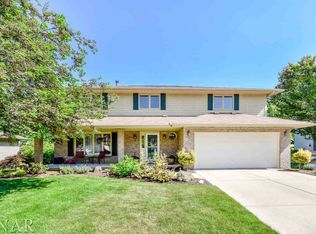 14 Gloucester Cir, Bloomington, IL 61704