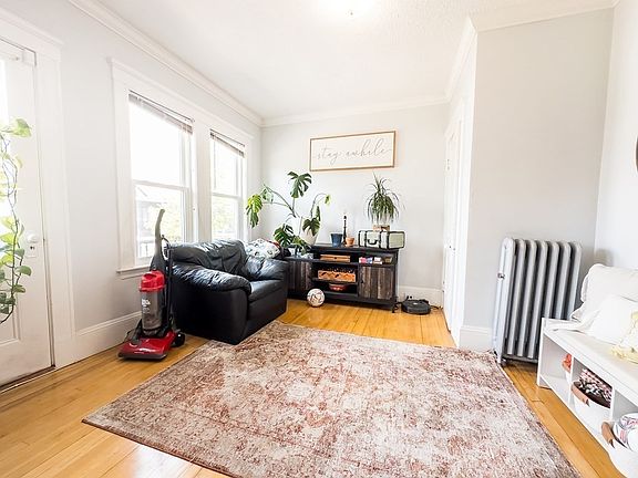 4th image of 7 Bradford Ave #7