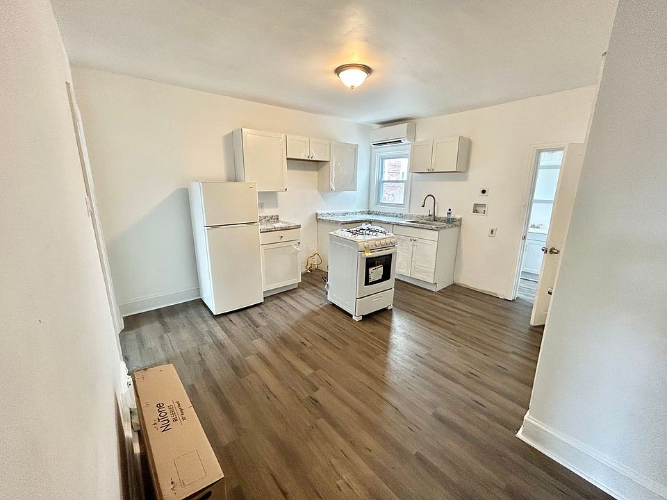 1st image of 2731 W Girard Ave