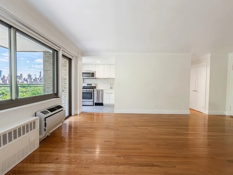 135 W 96th St #4CD — Photo 2