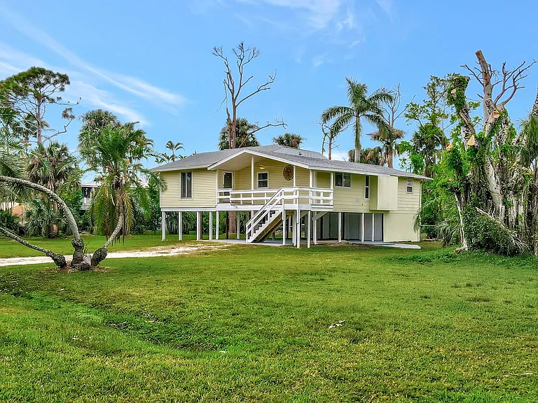 16360 N Oleander Dr — Photo 48