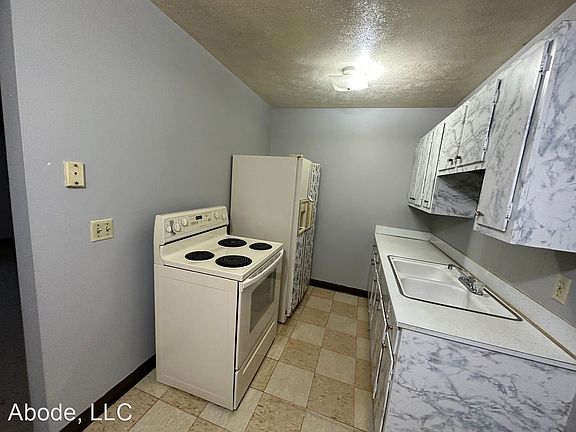 4th image of 1527 S 20th St #35