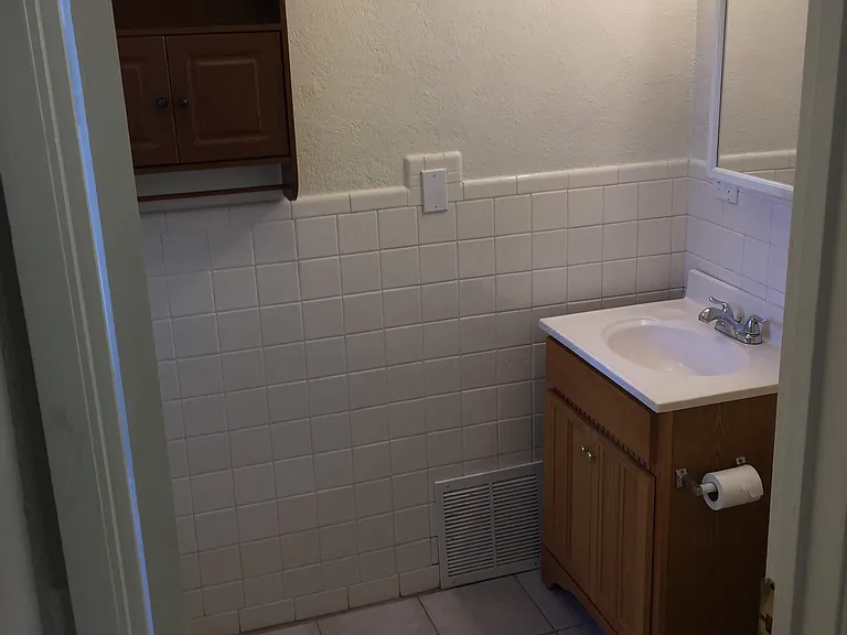 115 N Park St #5 — Photo 9