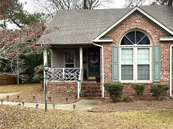 112 Spring St, Fayetteville, NC 28305