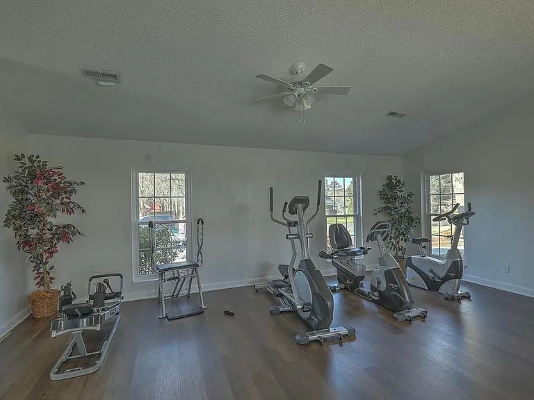 802 Winthrop St #A — Photo 27