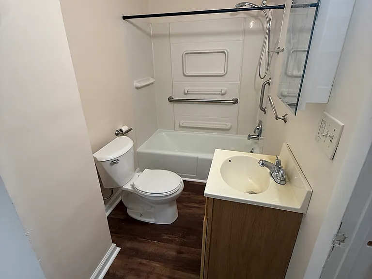 448 W Vine St #2 — Photo 10