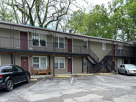 2nd image of 508 College St #10