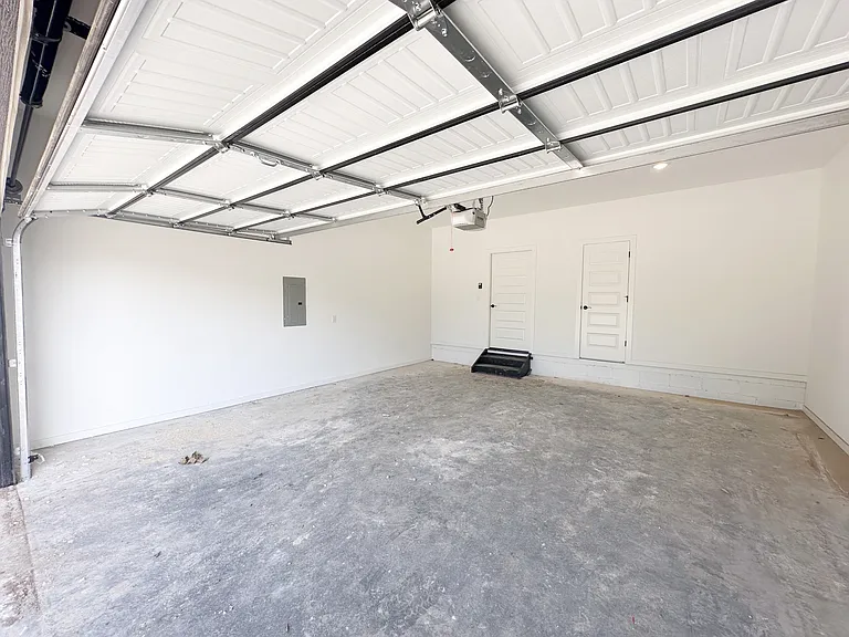 1751 W Holly St — Photo 13