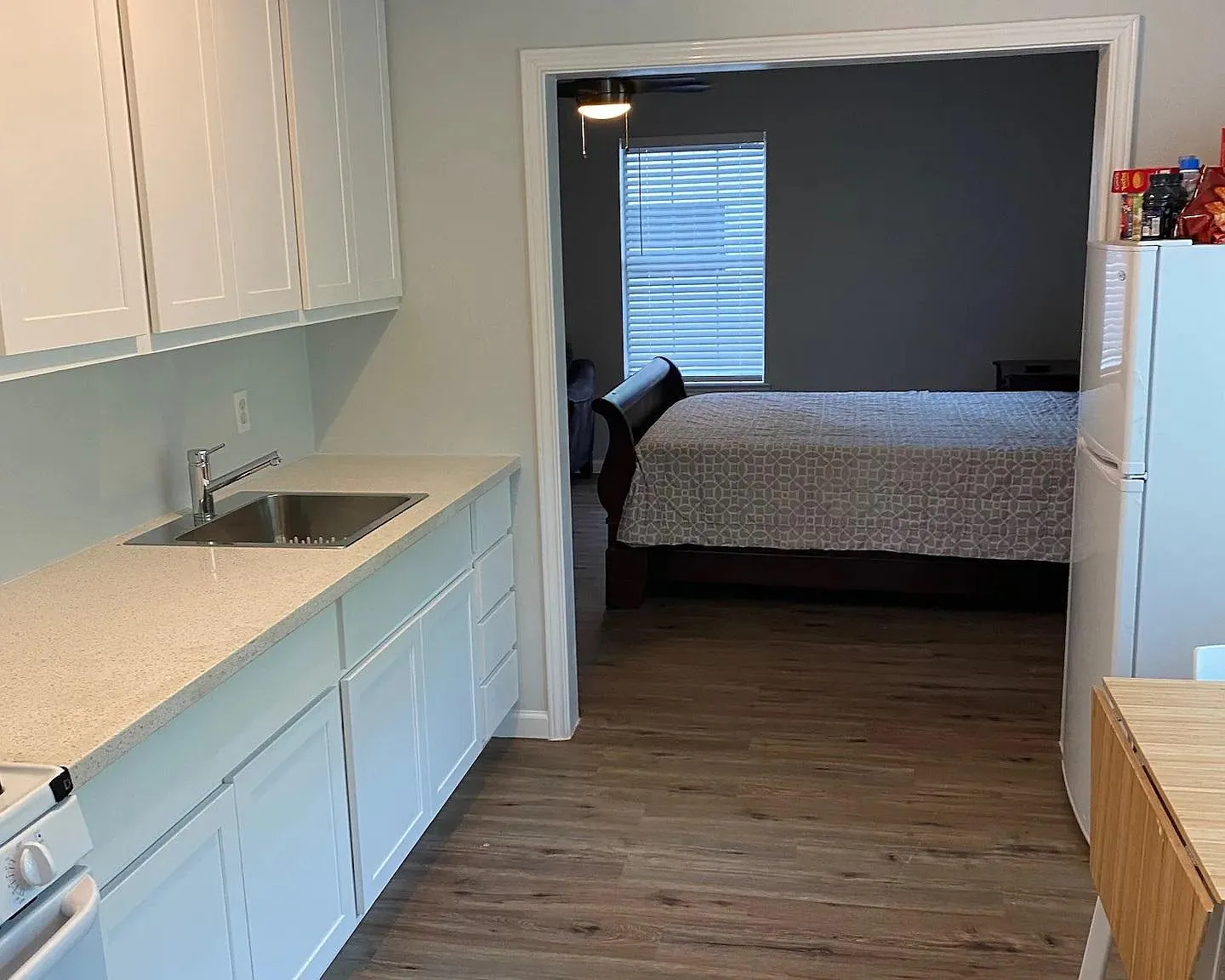 Studio, 350 sqft, $900 — Photo 4