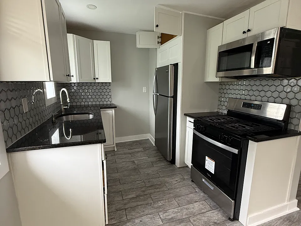 155 W Main St #3D