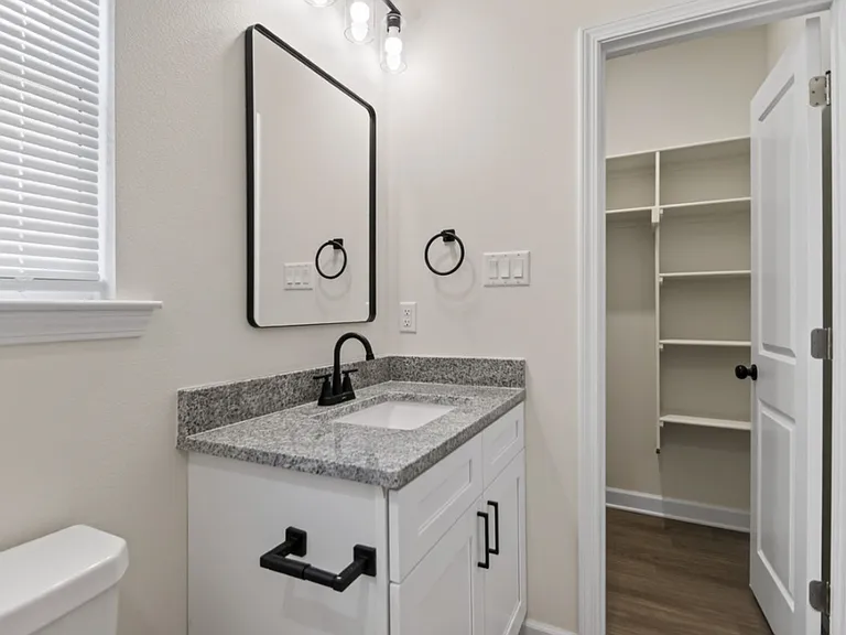 4800 Greenfield Dr — Photo 17