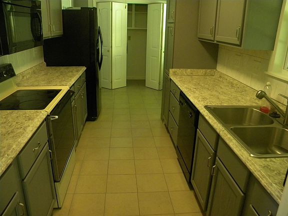 5th image of 503 Robert Michael Dr