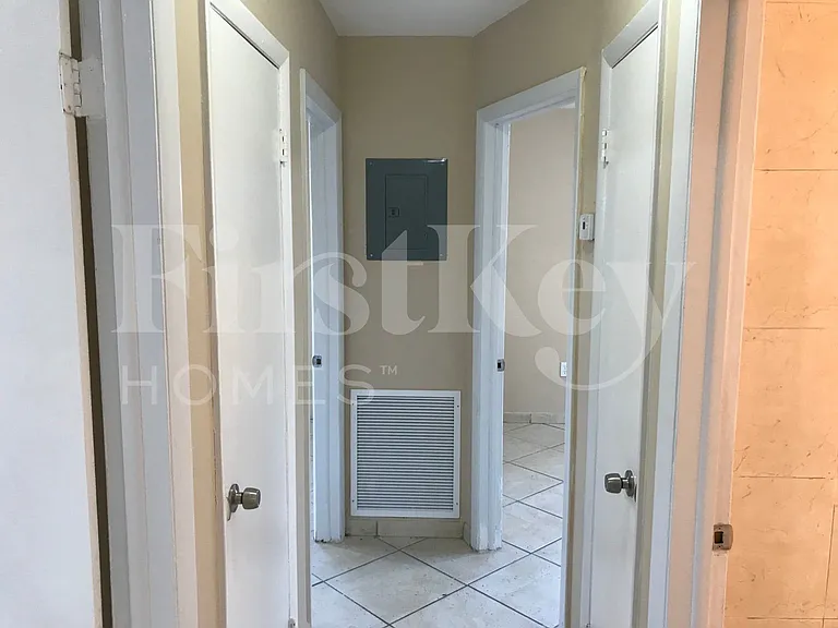 2751 NW 209th Ter — Photo 7