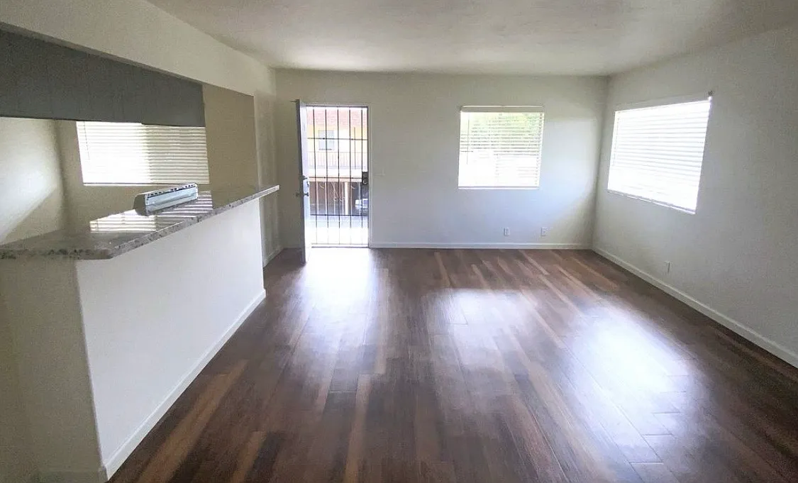 2 bed, 1100 sqft, $1,650 — Photo 1