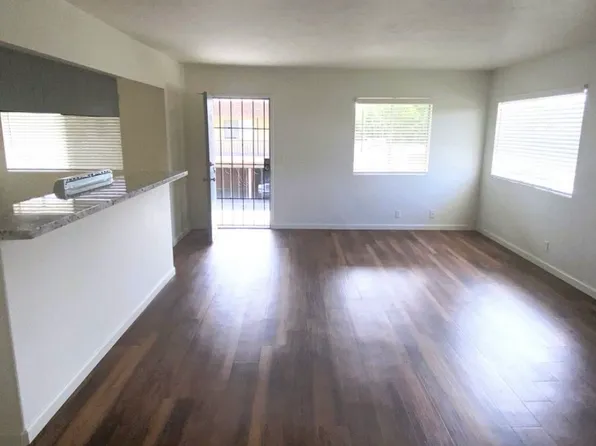 5712 Stockdale Hwy #3, Bakersfield, CA 93309