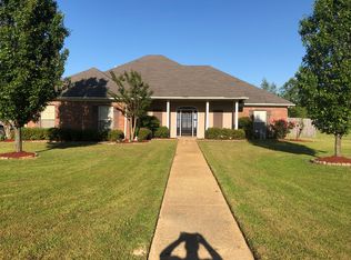 204 Crescent Ridge Dr, Madison, MS 39110