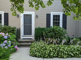 14 Daventry Hill Ln, Suffield, CT 06078