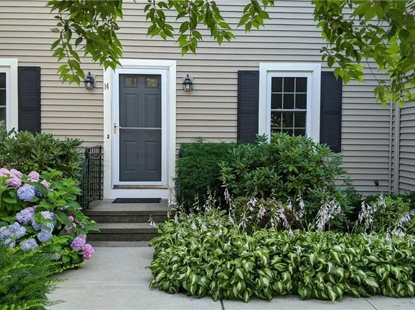 14 Daventry Hill Ln, Suffield, CT 06078