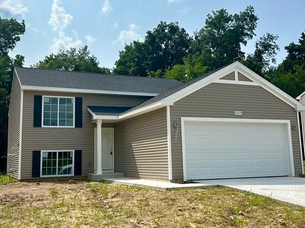 53579 Limerick Dr, South Bend, IN 46628